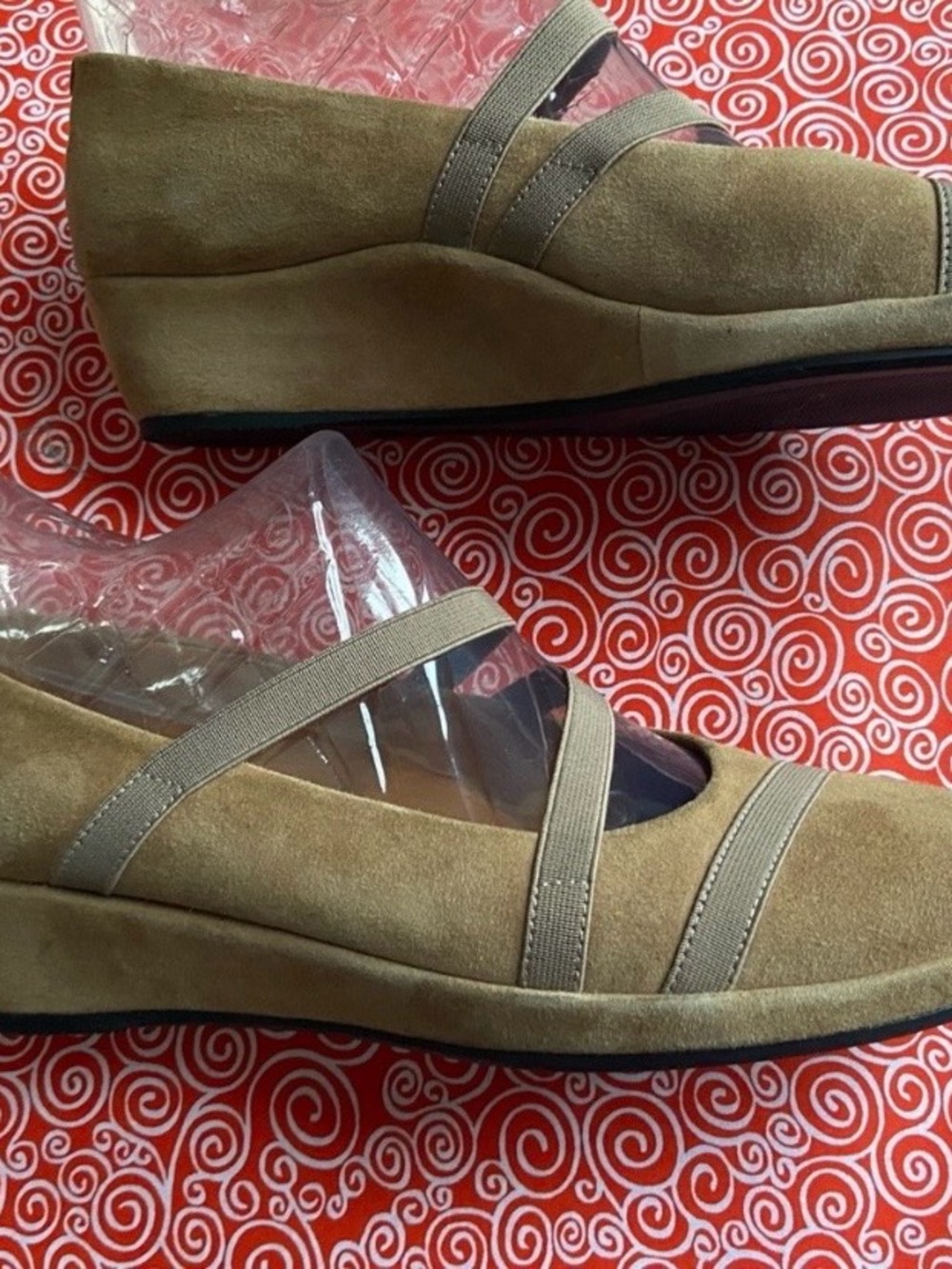 L’Amour Des Pieds: Tan Suede Wedge 9.5 Leather Lined With Arch Insole